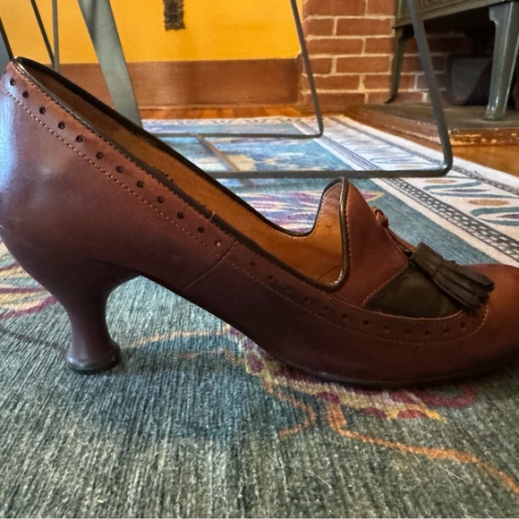 John Fluevog Women's Two-Tone Brown and Black Loafers - Picture 4 of 10